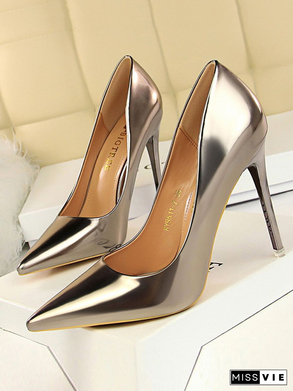 Pointed-Toe Shallow Cut Solid Color Pumps Scarpin Salto