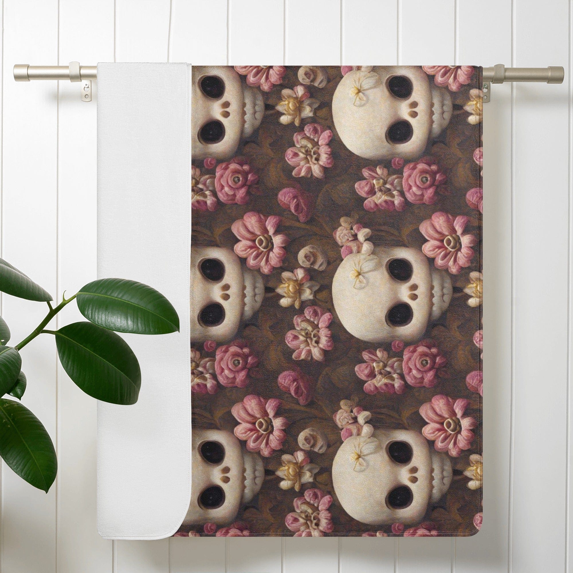 Skulls Pink Flowers Bath Towel