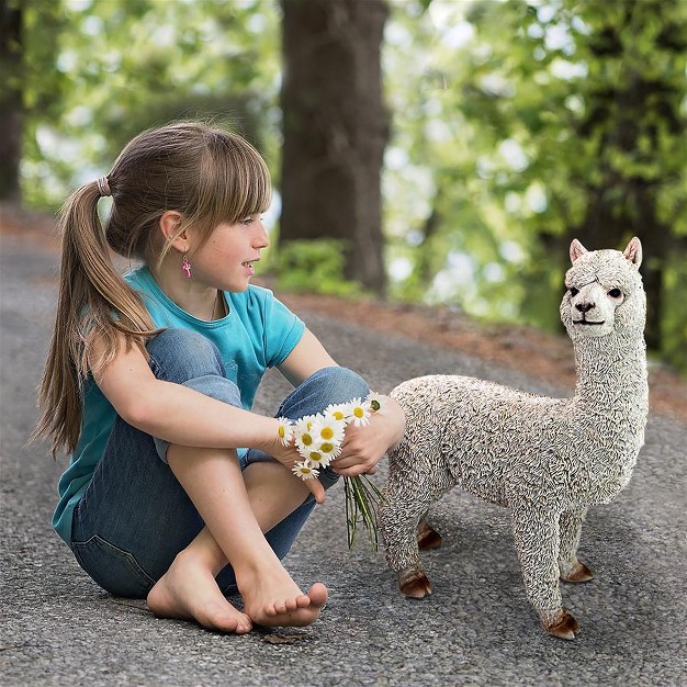 Design Toscano The Alpacalypse Of Alpaca Garden Statues