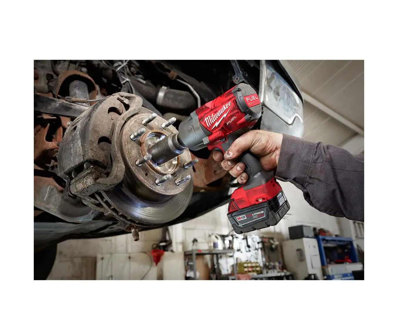 Milwaukee 2767-21B M18 FUEL 18V Lithium-Ion Brushless Cordless 1/2 in. Impact Wrench w/Friction Ring Kit w/One 5.0 Ah Battery and Bag