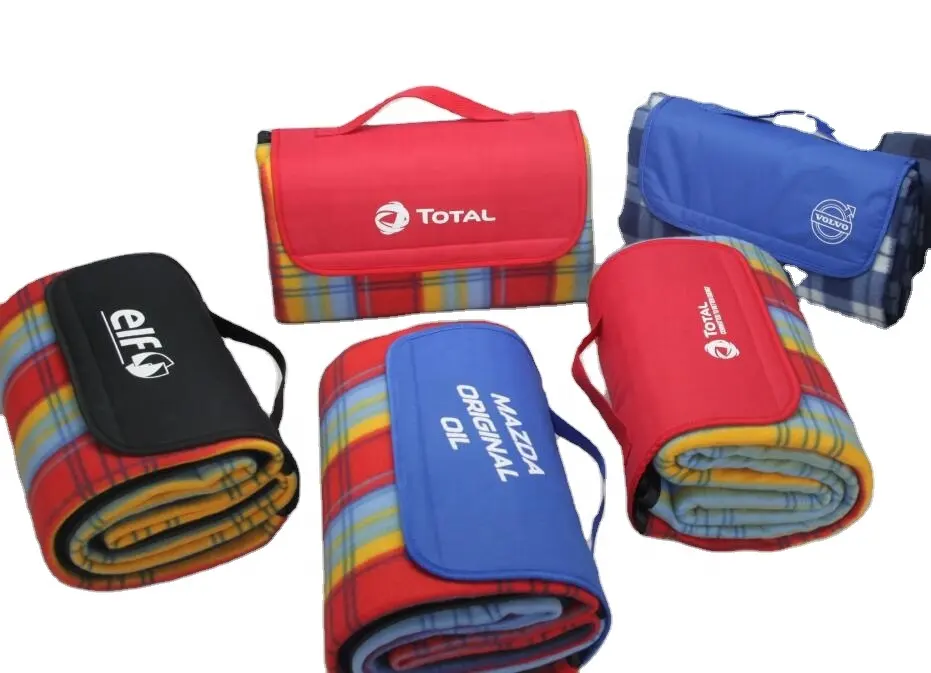 Water resistant Outdoor Camping Hiking Travel Picnic blanket folded with customized logo printing