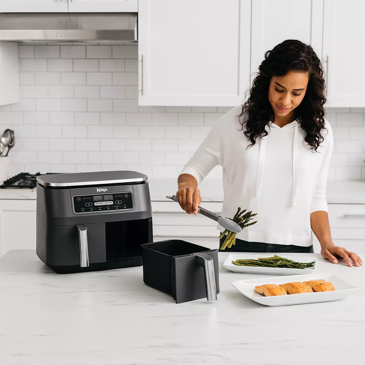 Ninja Foodi 8 qt. Original Dualzone， 2-Basket Air Fryer with 6 Functions