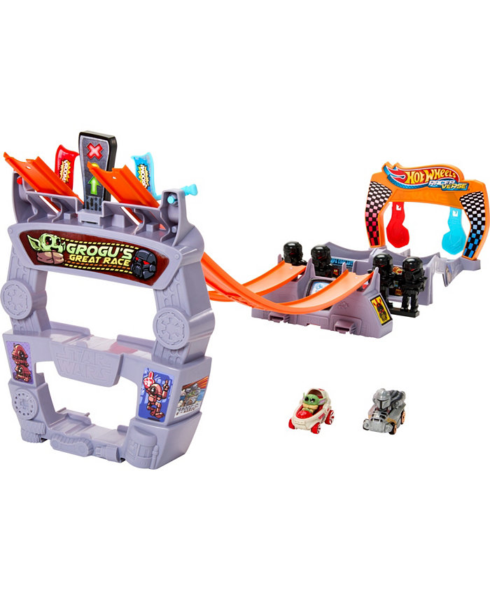 Hot Wheels Racerverse  Star Wars Track Set with 2 Hot Wheels Racers Inspired By Star Wars - Grogu and The Mandolorian