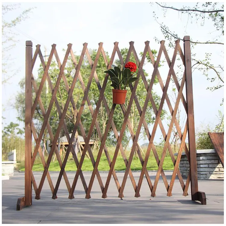 High quality wooden anticorrosive  fixed home privacy garden telescopic fence/