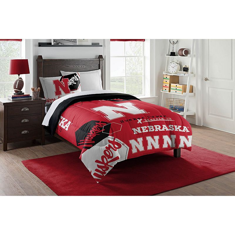 The Northwest Nebraska Cornhuskers Twin Comforter with Sham