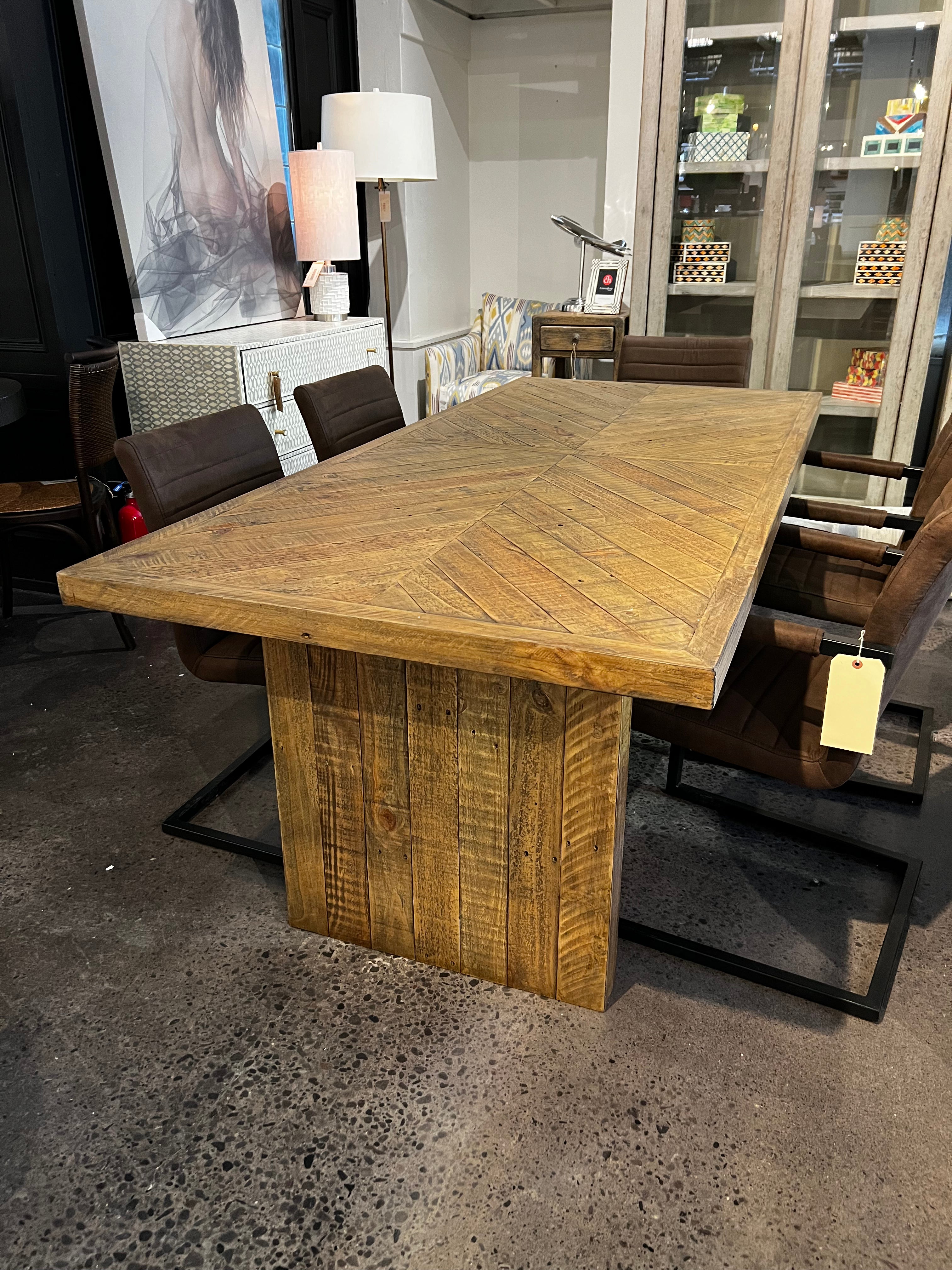 HAYES DINING TABLE