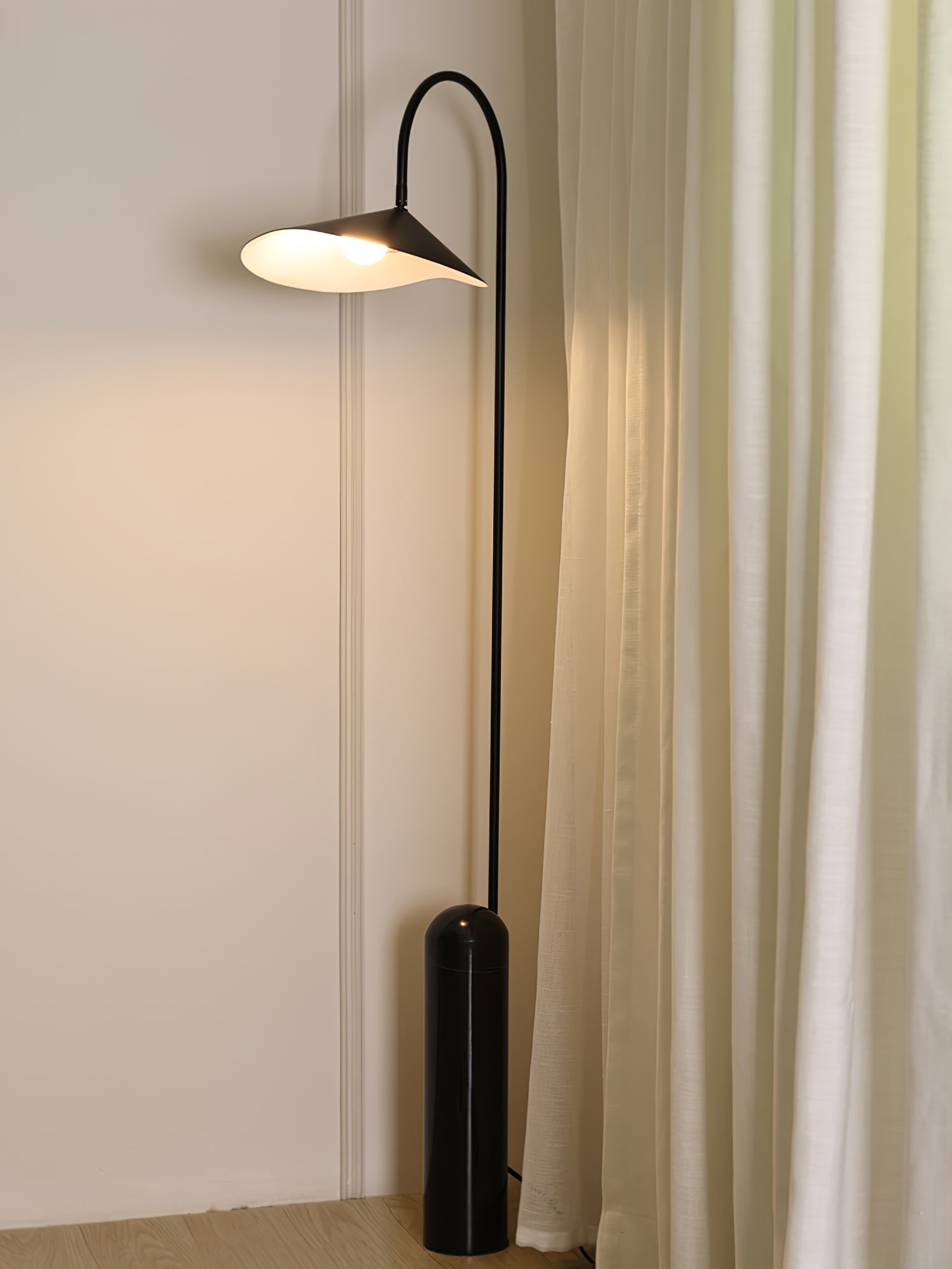 Arum Floor Lamp