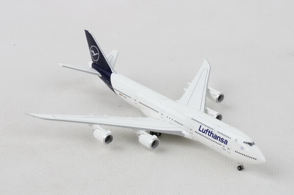 Herpa HE531283 001 Lufthansa 747 8 1/500