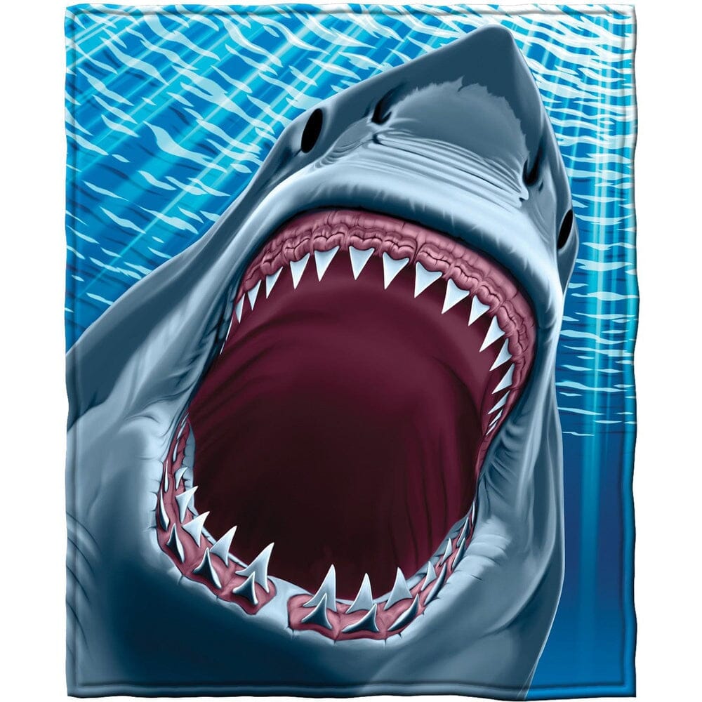 Great White Shark Super Soft Full/Queen Size Plush Fleece Blanket