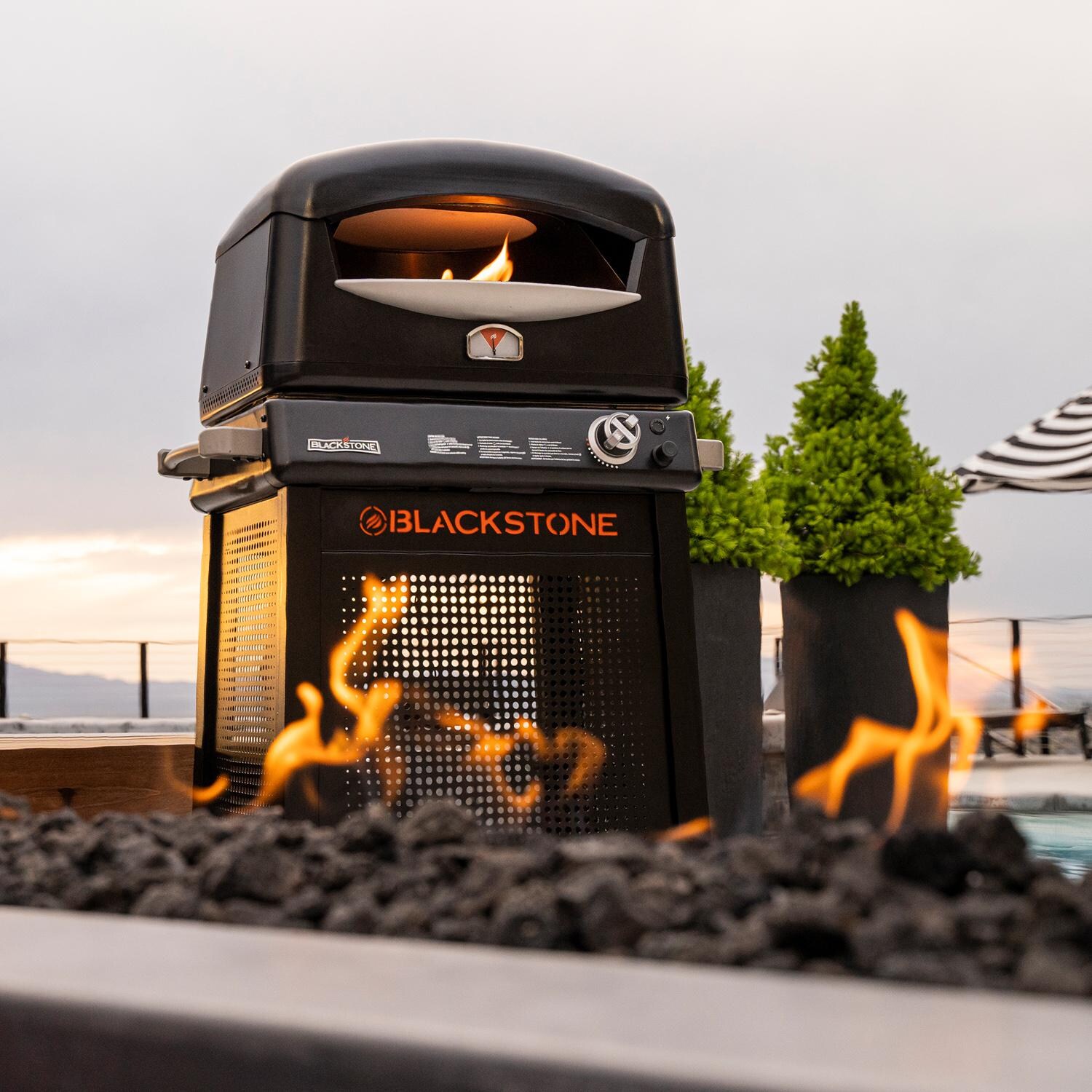 Blackstone Pizza Oven W/Stand