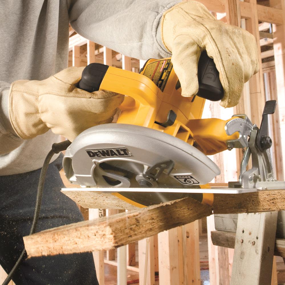 7-1/4-in Lightweight Circular Saw with Electric Brake ;