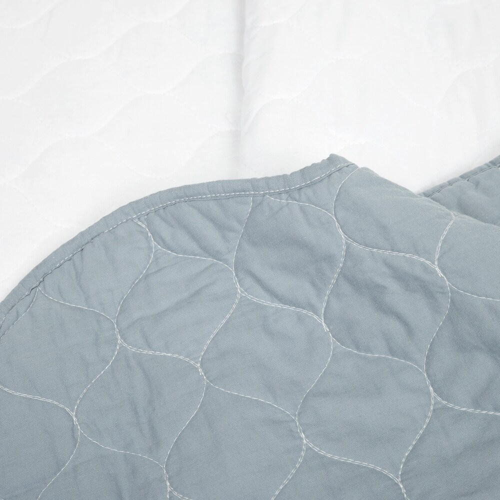 Lush Decor Coastal Chic Scallop Edge Reversible Quilt
