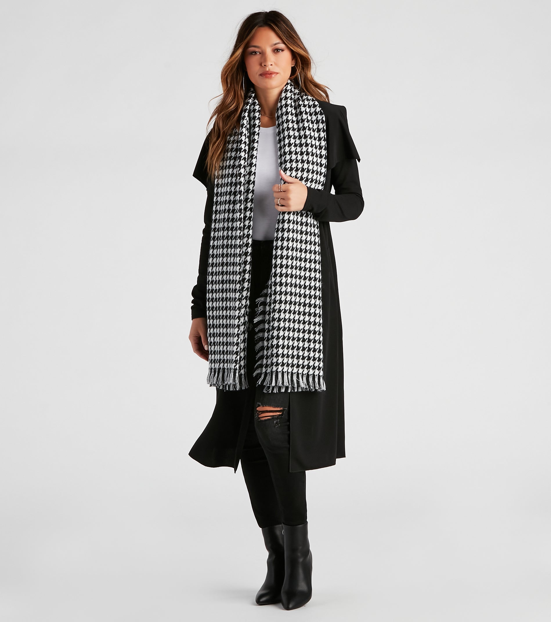 Chic Houndstooth Fringe Blanket Scarf