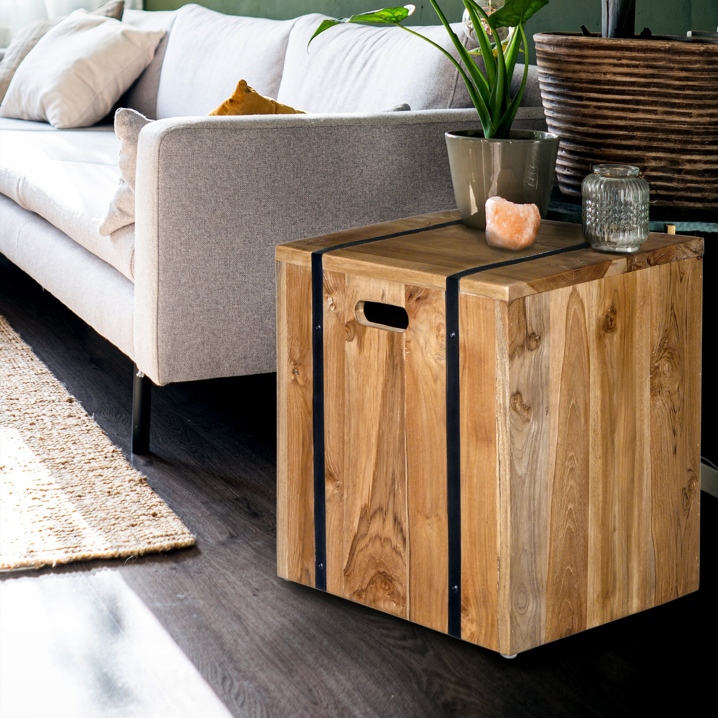 Recycled Teak Wood Lubang Side Table