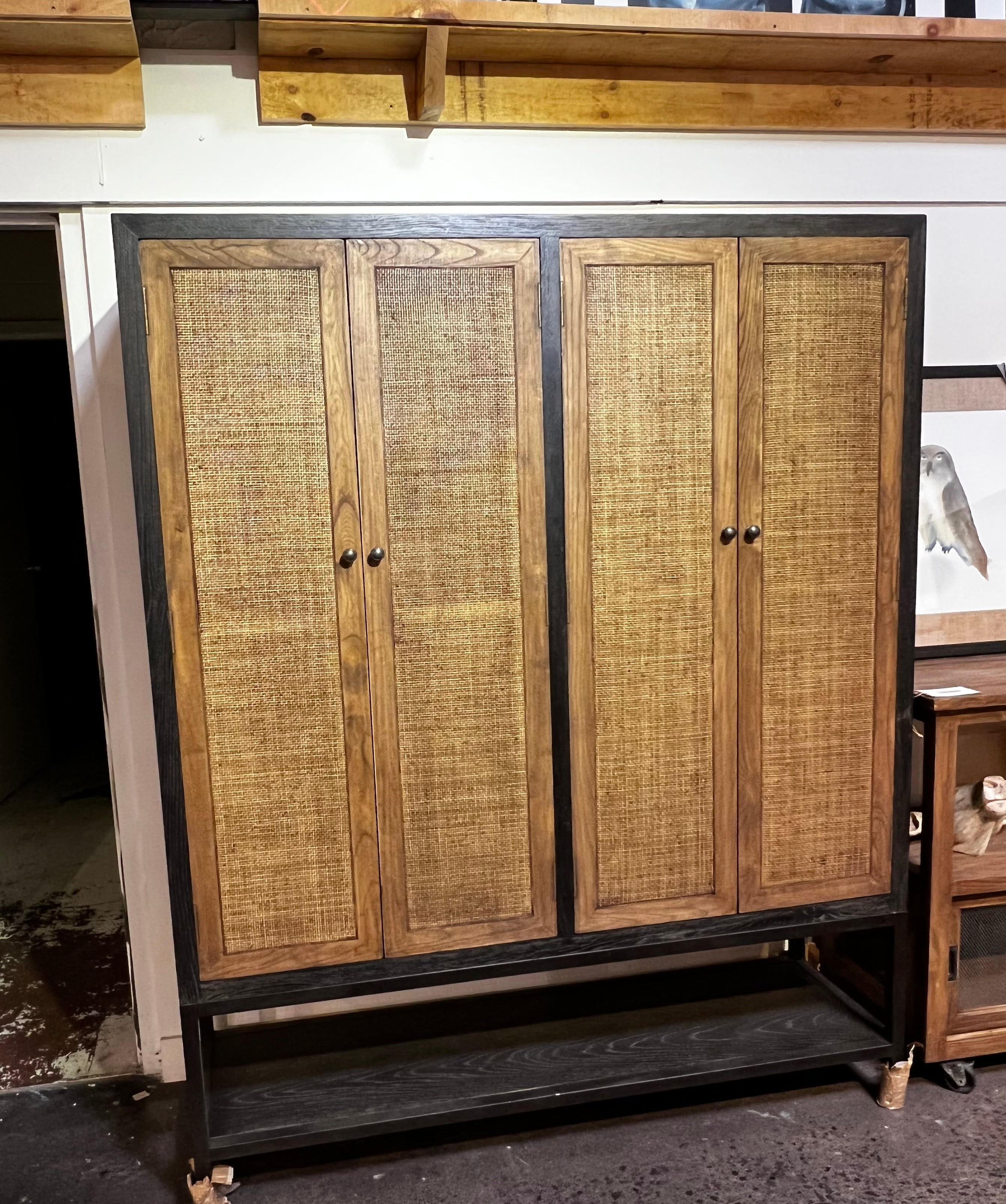 LUCERNE WIDE CABINET