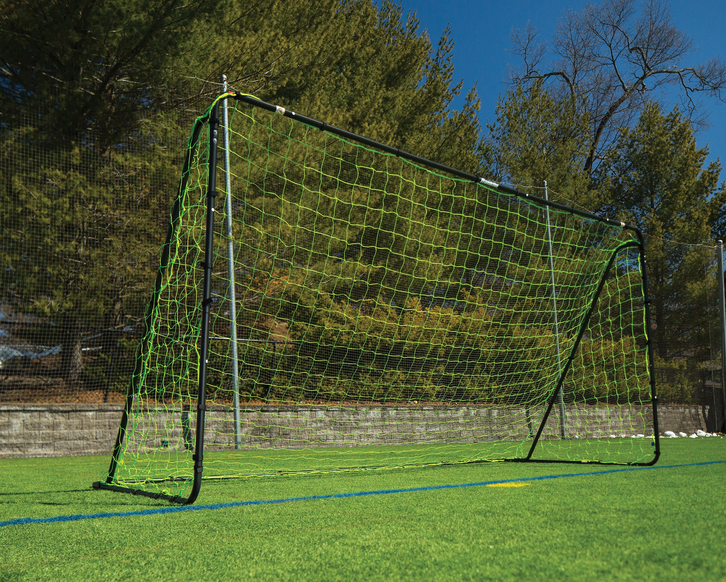 Franklin Sports Competition Steel Backyard Soccer Goal， 12 Ft. x 6 Ft. Soccer Net， Black