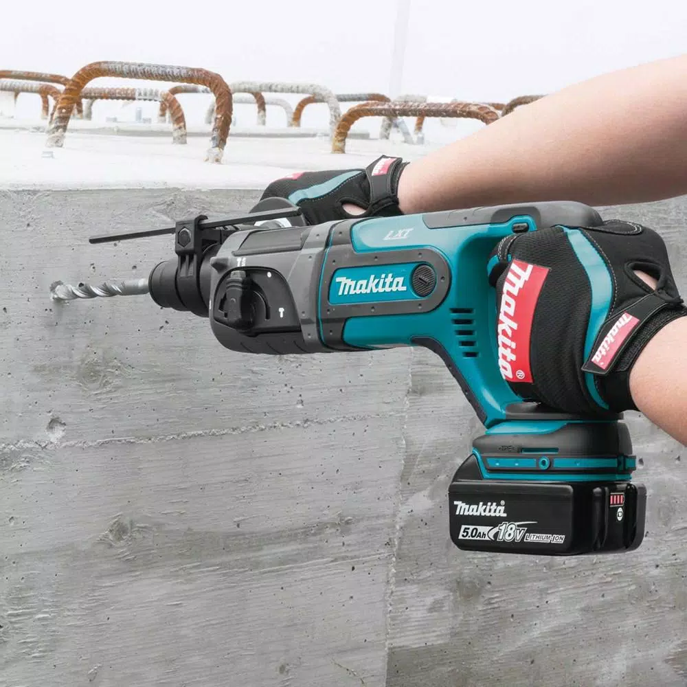 Makita 18-Volt LXT Lithium-Ion 7/8 in. Cordless SDS-Plus Concrete/Masonry Rotary Hammer Drill Kit w/ (2) batteries 5.0Ah， Bag and#8211; XDC Depot