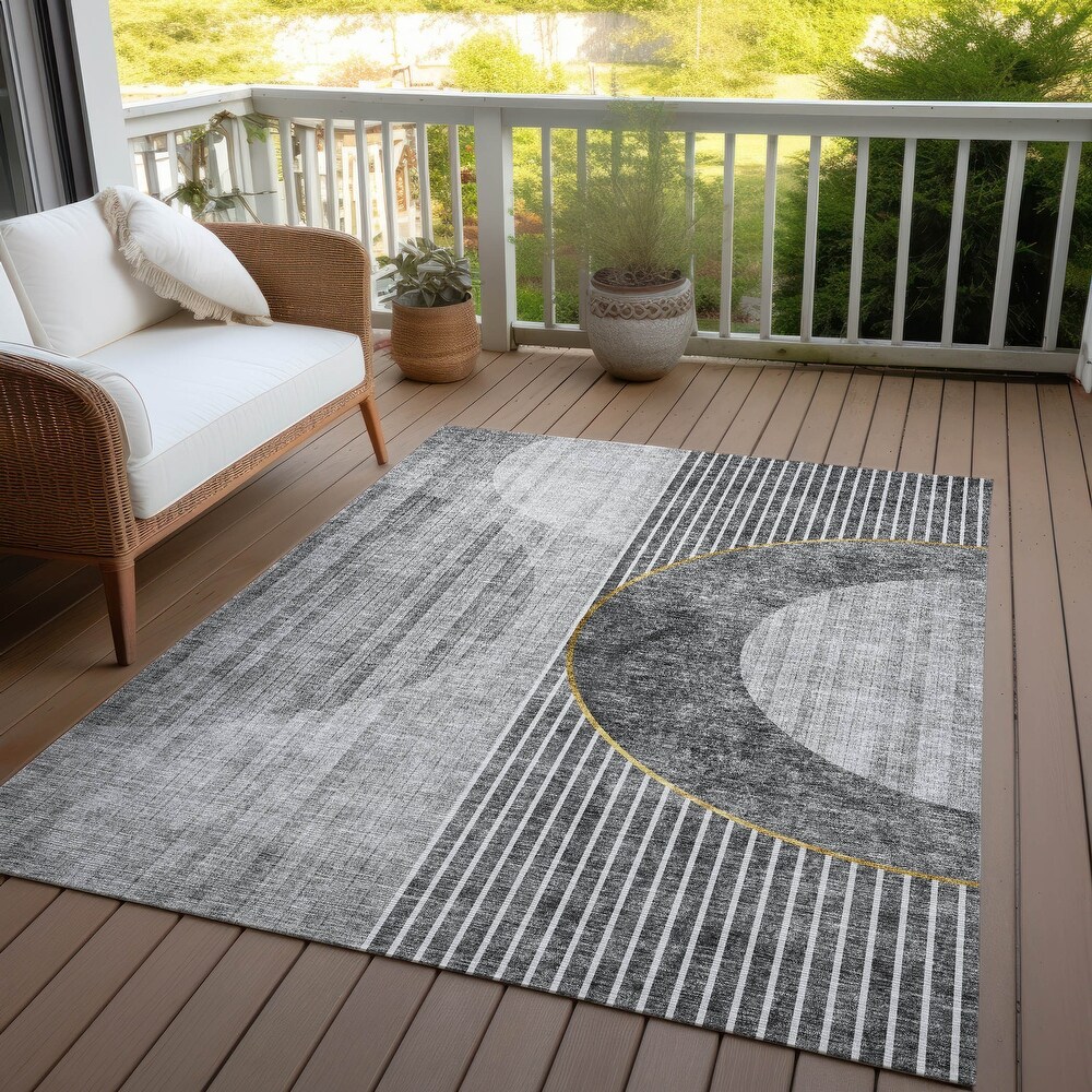 Machine Washable Indoor/ Outdoor Chantille Contemporary Geo Rug