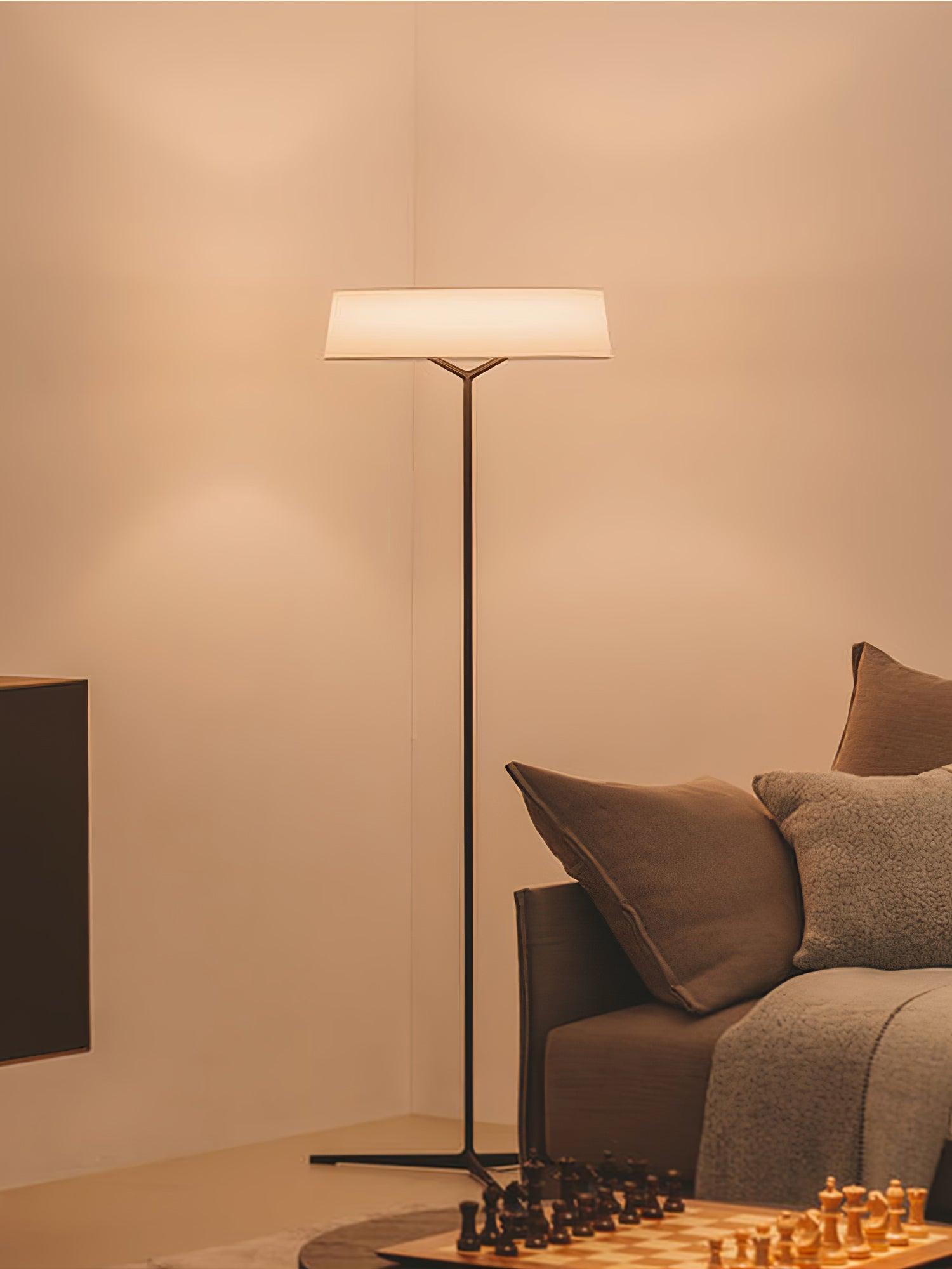 Dama Floor Lamp