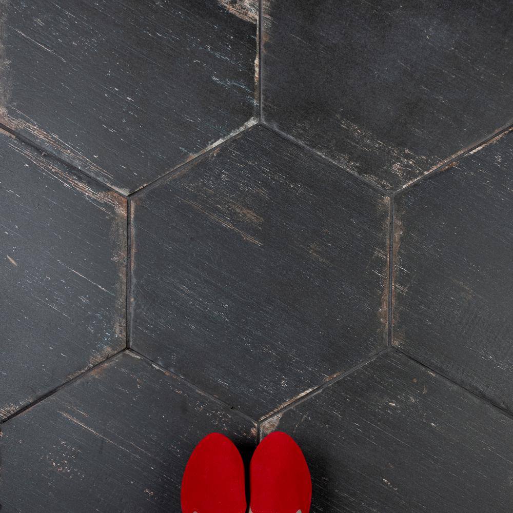 Merola Tile Retro Hex Nero 14-18 in. x 16-14 in. Porcelain Floor and Wall Tile (11.07 sq. ft.Case) FNURTXNG