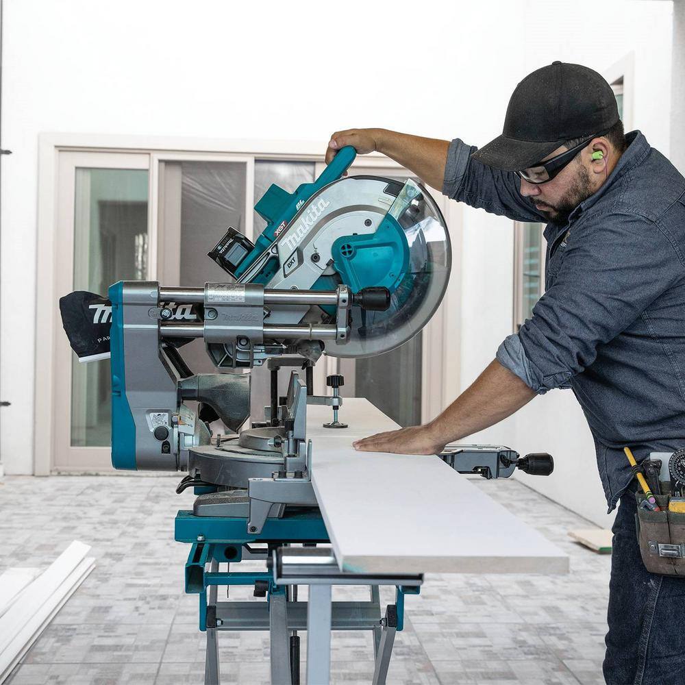 Makita 40V max XGT Brushless Cordless 12 in. Dual-Bevel Sliding Compound Miter Saw Kit AWS Capable (4.0Ah) GSL04M1