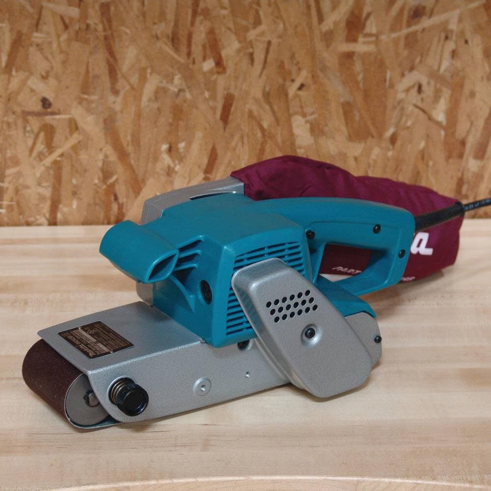 Makita Belt Sander (3 In. x 24 In.) 9924DB from Makita