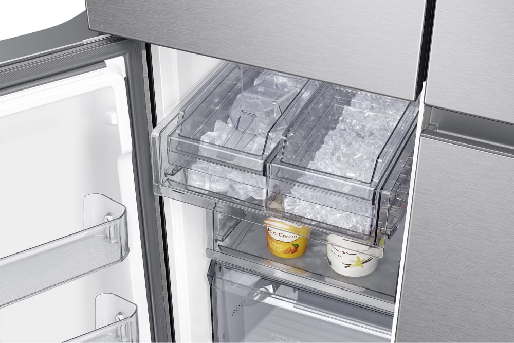 36 inch wide 4 Door Refrigerator with Family Hub  RF29A9771SR