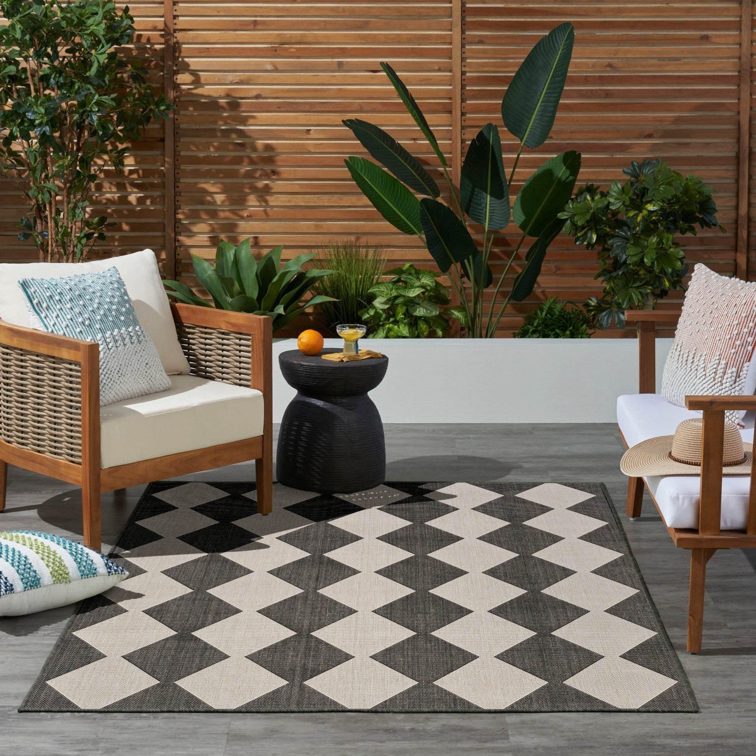 Positano Indoor/Outdoor Black Geometric Rug