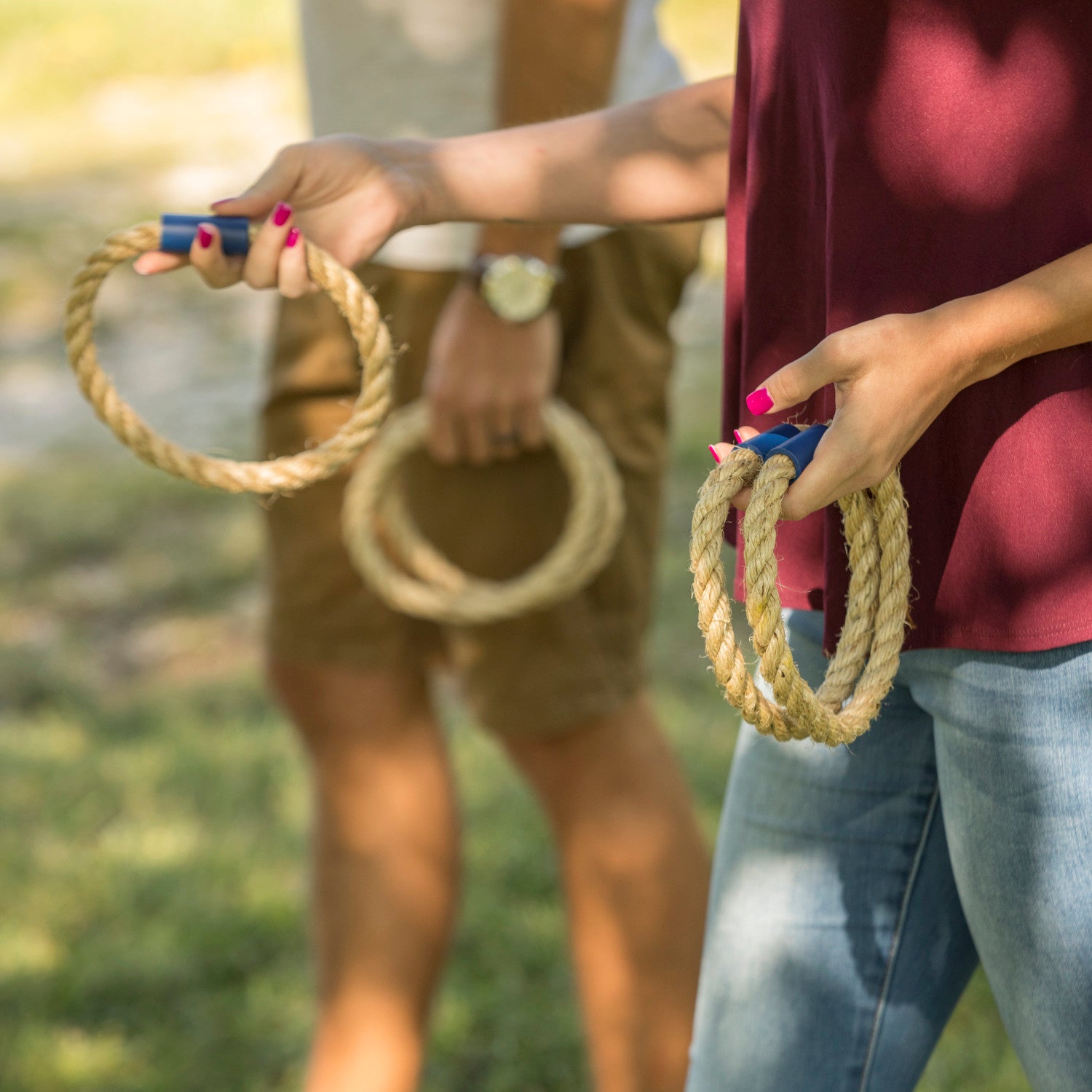 Triumph Wood Quoit Target Outdoor Lawn Game Set with Six Sisal Rope Toss Rings