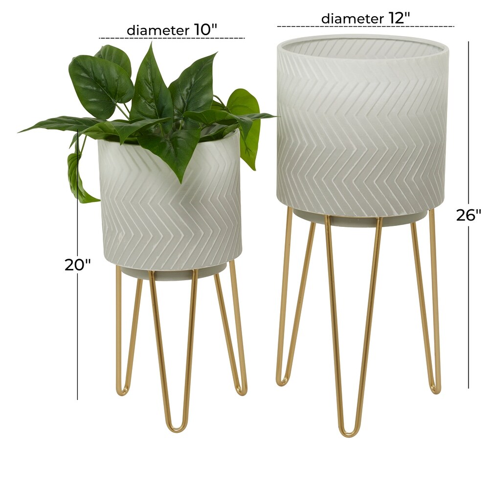 CosmoLiving by Cosmopolitan White Metal Planter with Removable Stand (Set of 2)   S/2 26\