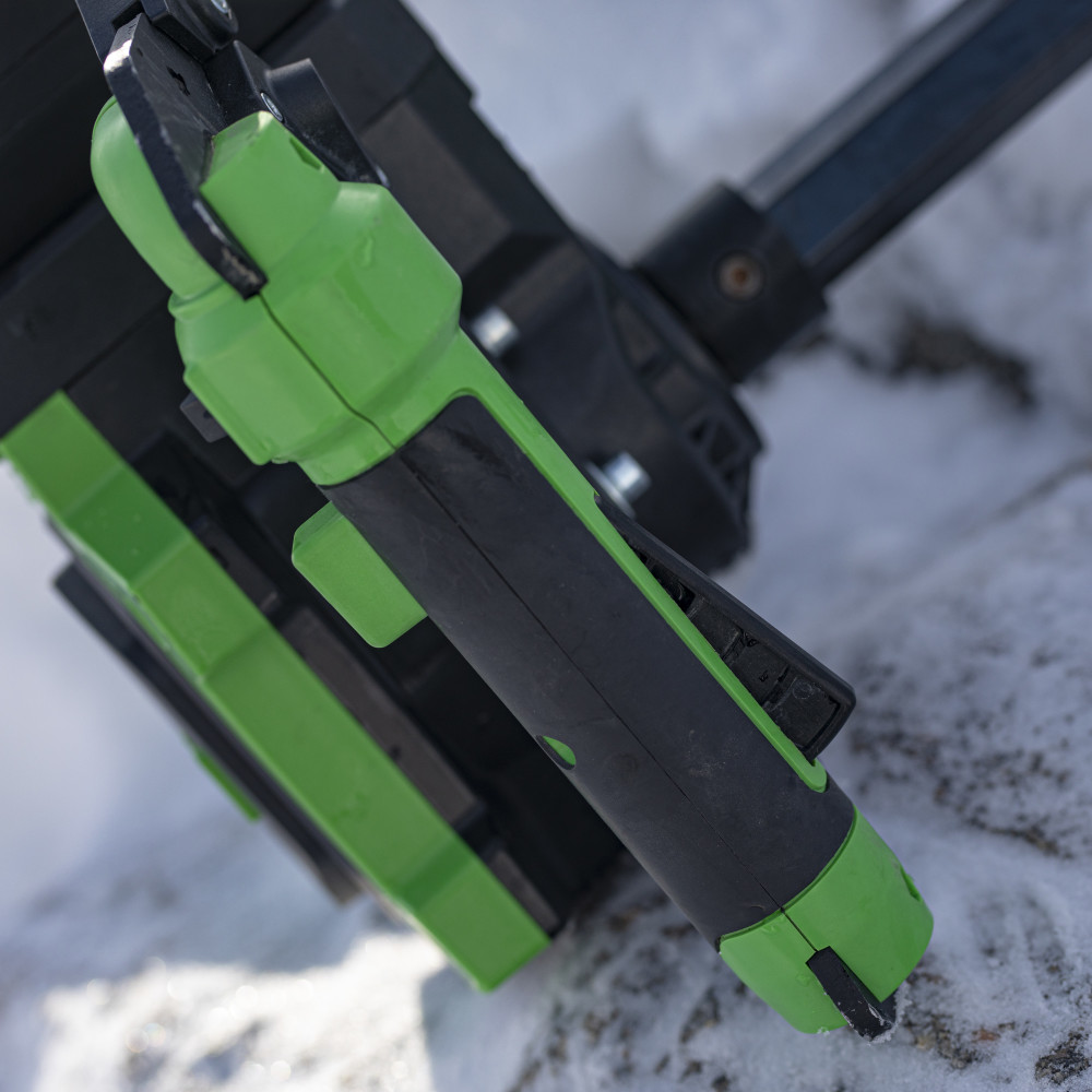 ION Ice Auger Alpha Poly 8 ;