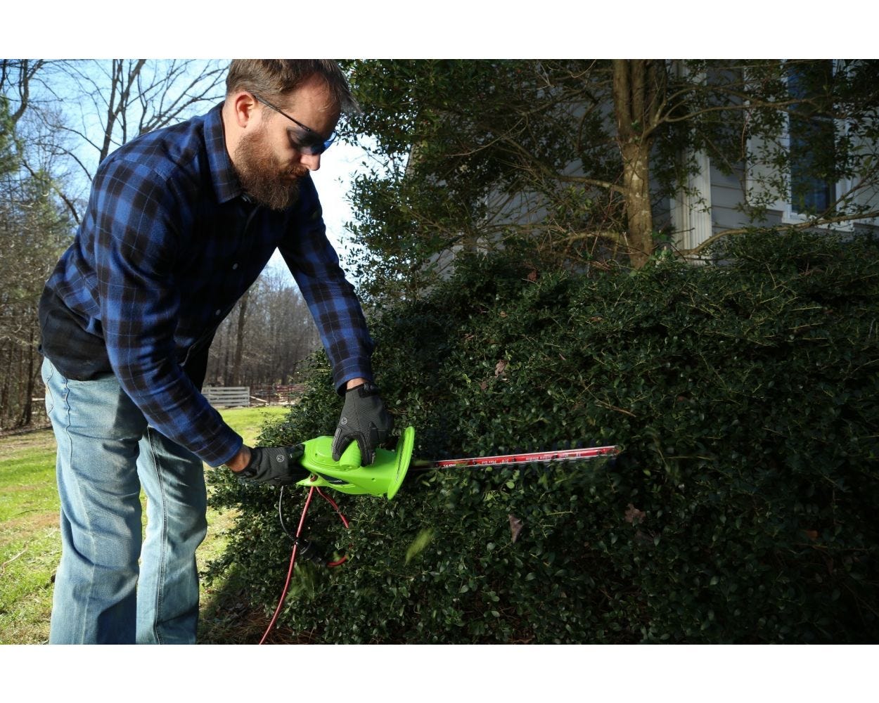 2.7 Amp 18-Inch Corded Hedge Trimmer | Greenworks Tools