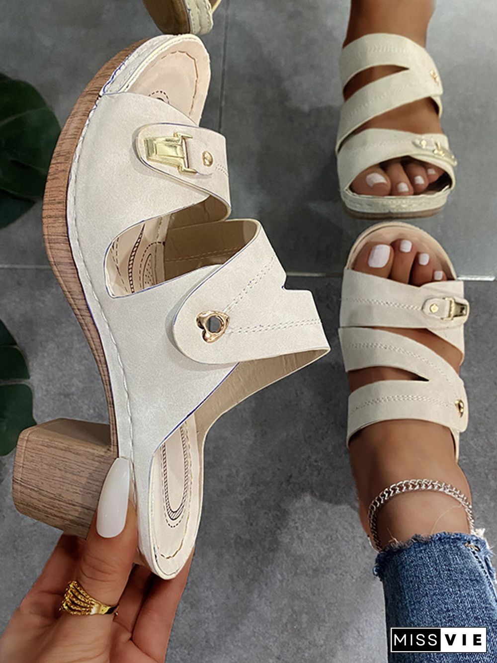 Comfortable Lightweight Clog Block Heel Sandals