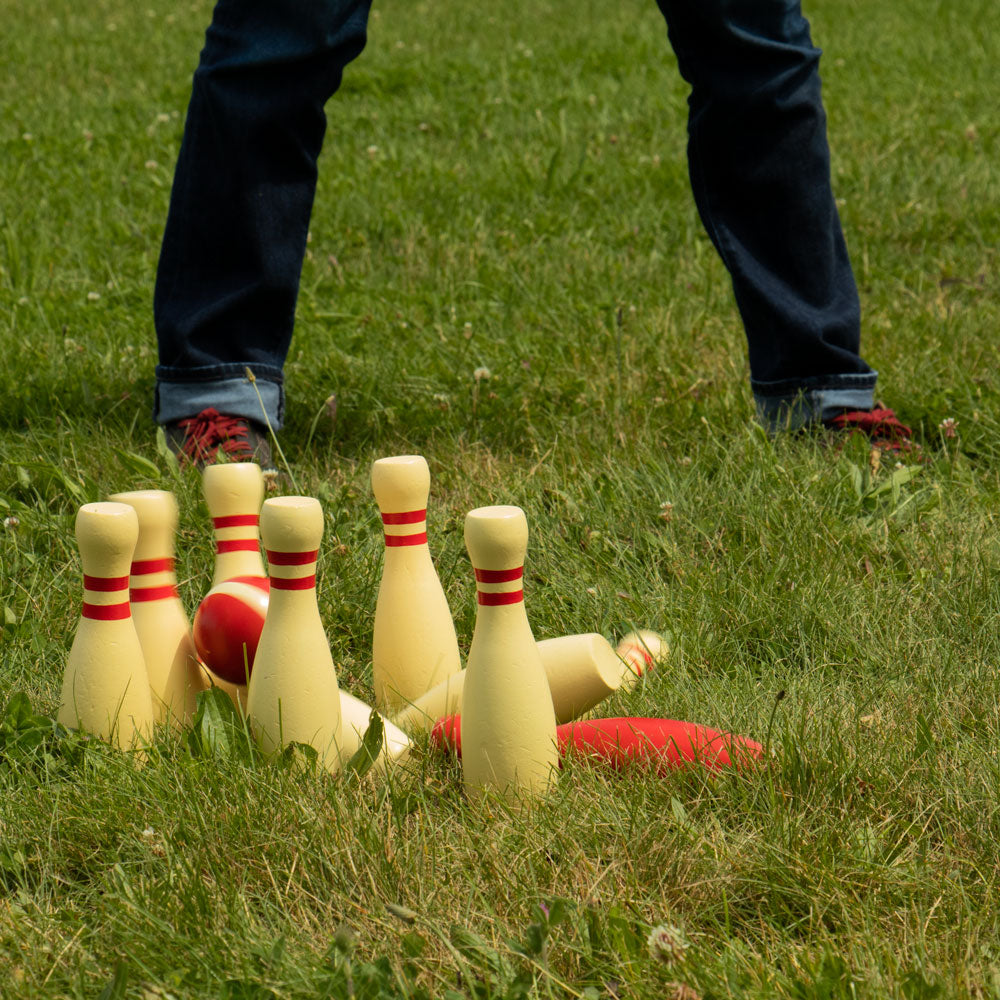 Brybelly Wooden Lawn Bowling Set | Classic Outdoor Lawn Game for Families and Children | Great for Birthday Parties， Picnics， BBQs， and More | Comes with 10 Pins， Two Wooden Balls， and Carry Bag