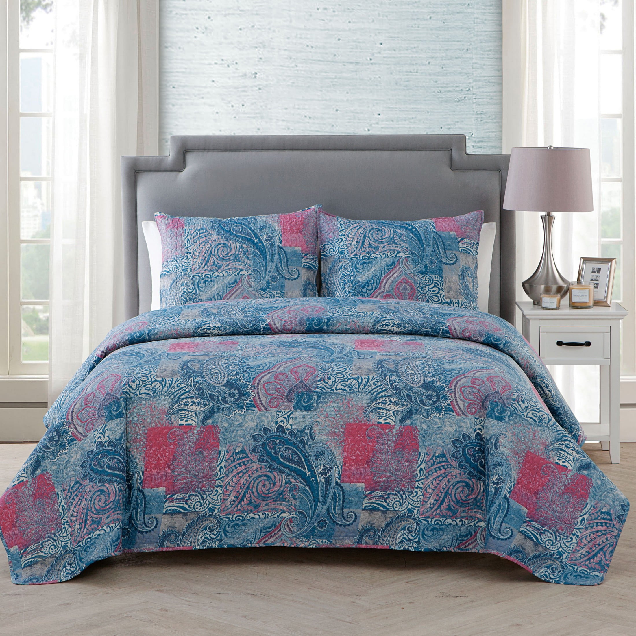 VCNY Home Ava 3-Piece Multi-color Paisley Polyester Reversible Quilt Set， King