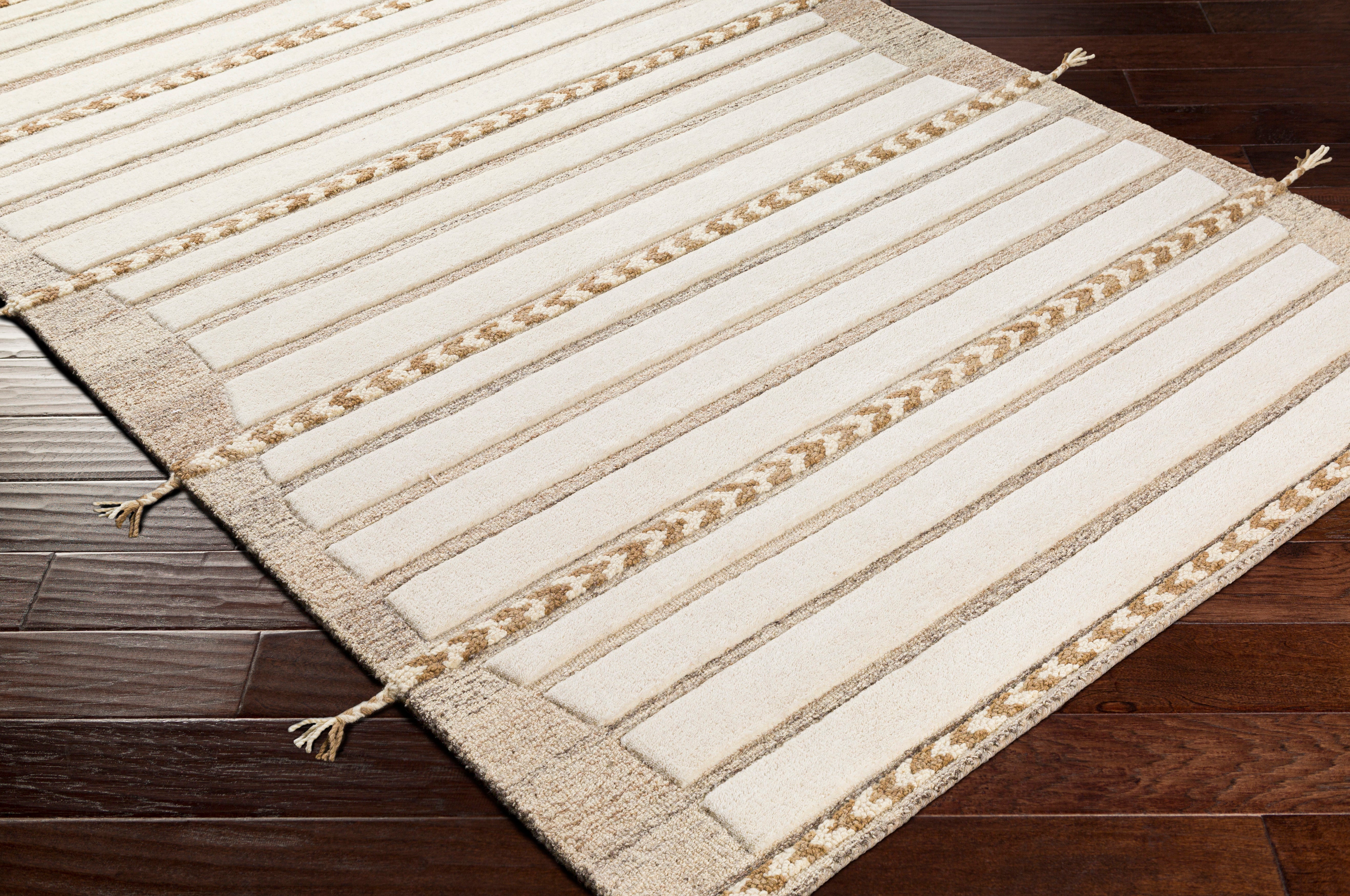 Cherokee Chk-2307 Wool Rug in Various Sizes