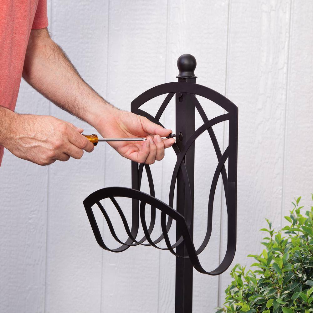 LIBERTY GARDEN Americana 125 ft. Black Decorative Water Hose Holder Hanger 232
