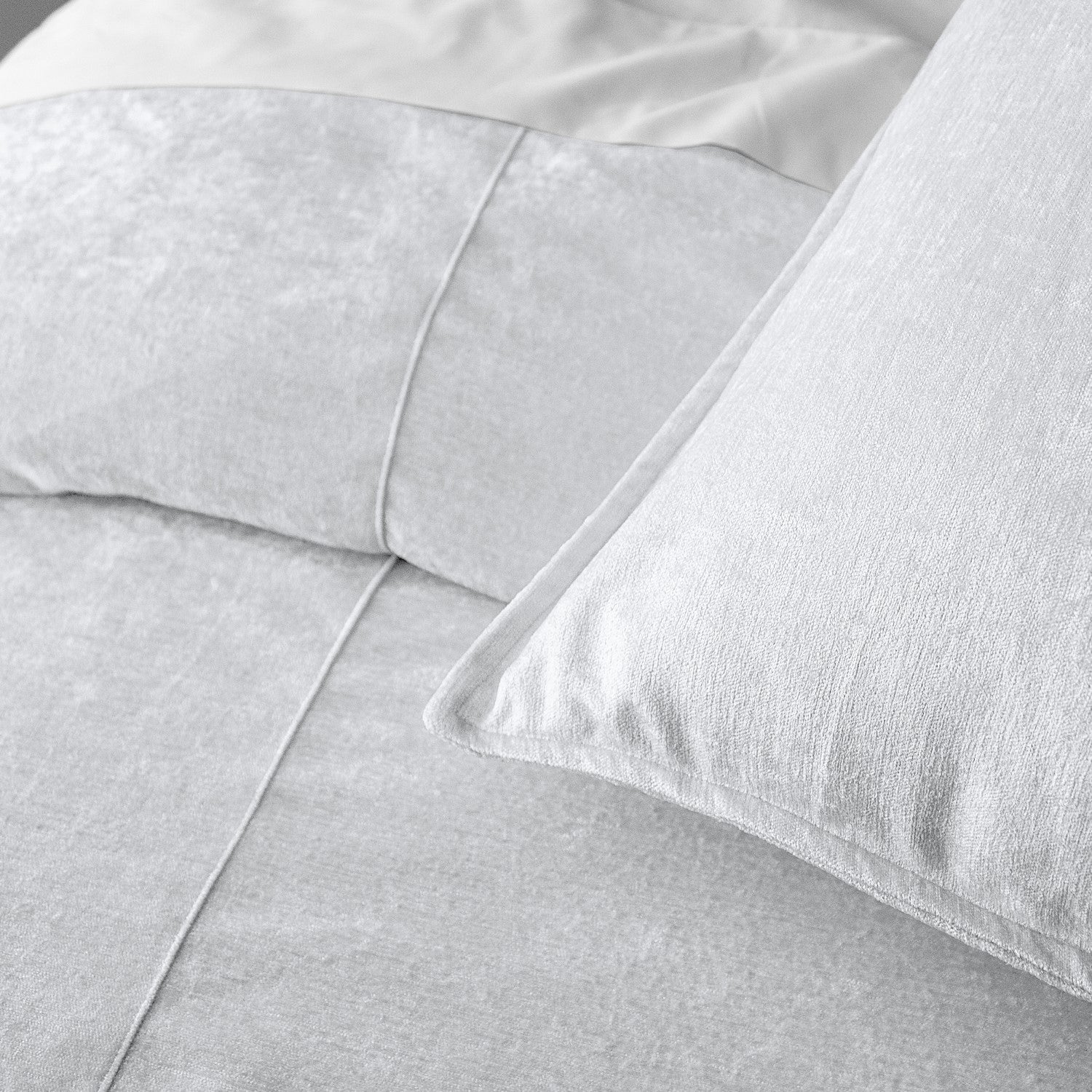 Juno Velvet White Bedding