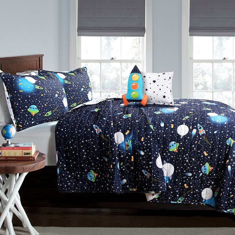 Lush Decor Universe Quilt Set