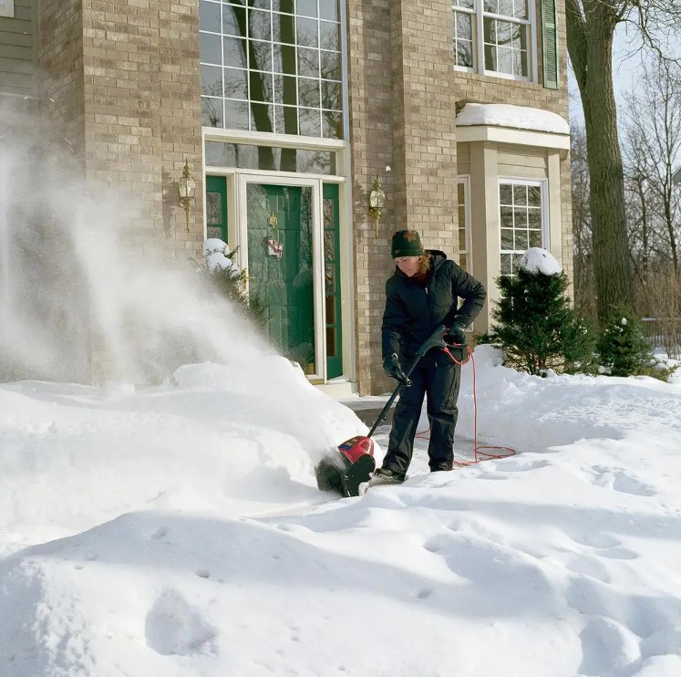 Toro Power Shovel 12 in. 7.5 Amp Electric Snow Blower