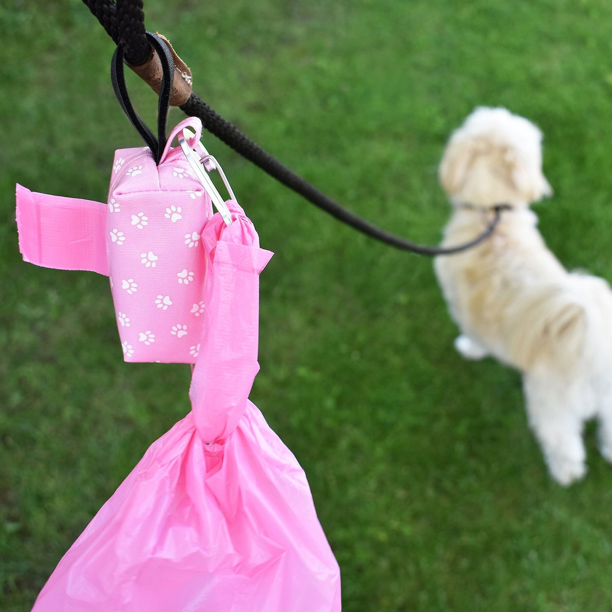 Doggie Walk Bags Citrus Scented Tie Handle Dog Poop Bags， Pink， 72 count