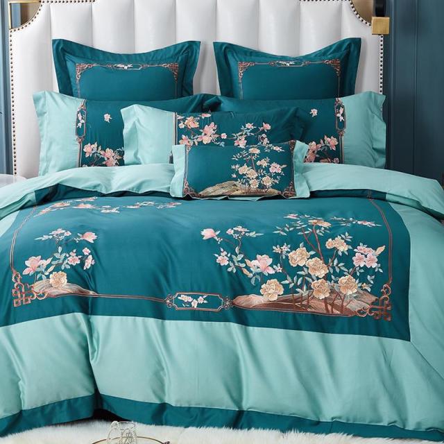 Plush Flower Bedding Set