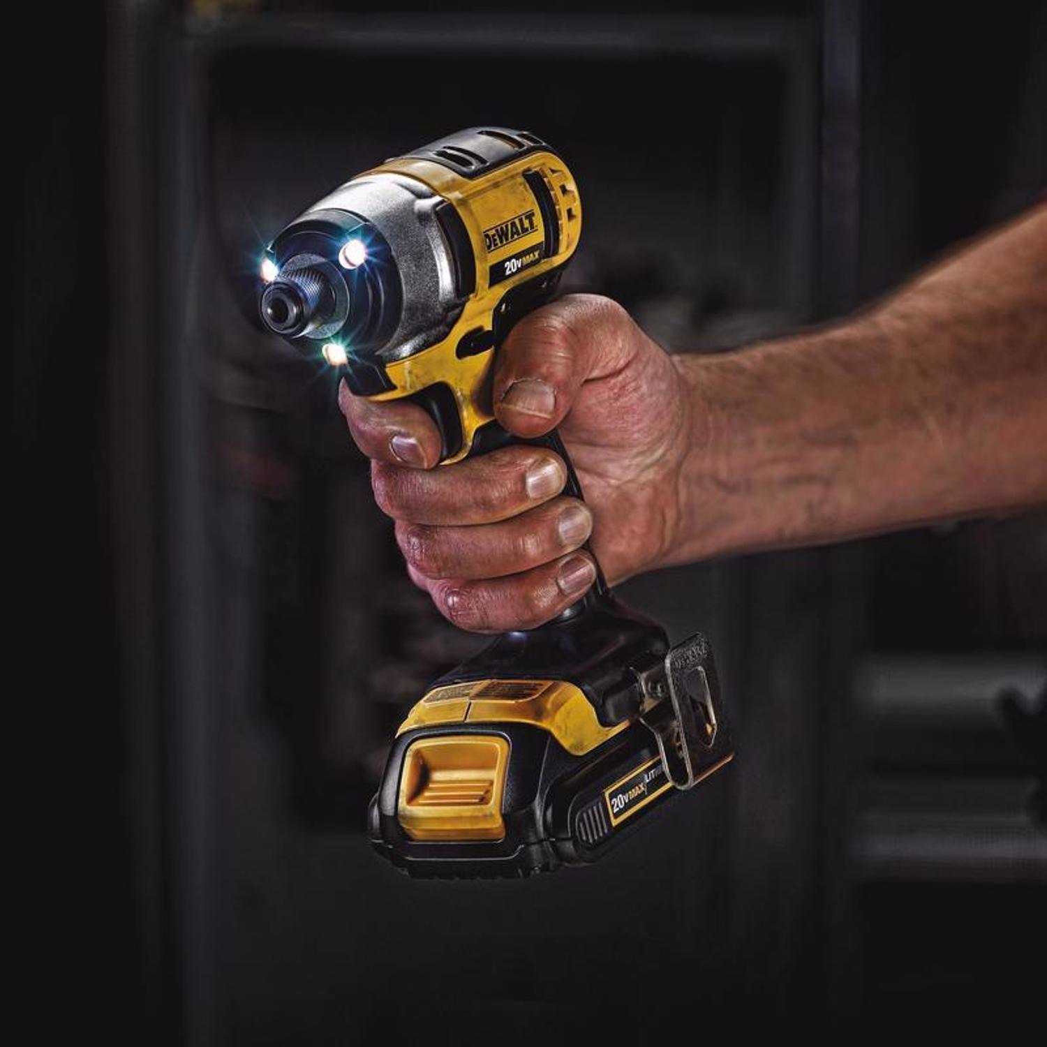 DW 20V MAX 1/4 in. Cordless Brushed Impact Driver Kit (Battery \u0026 Charger)