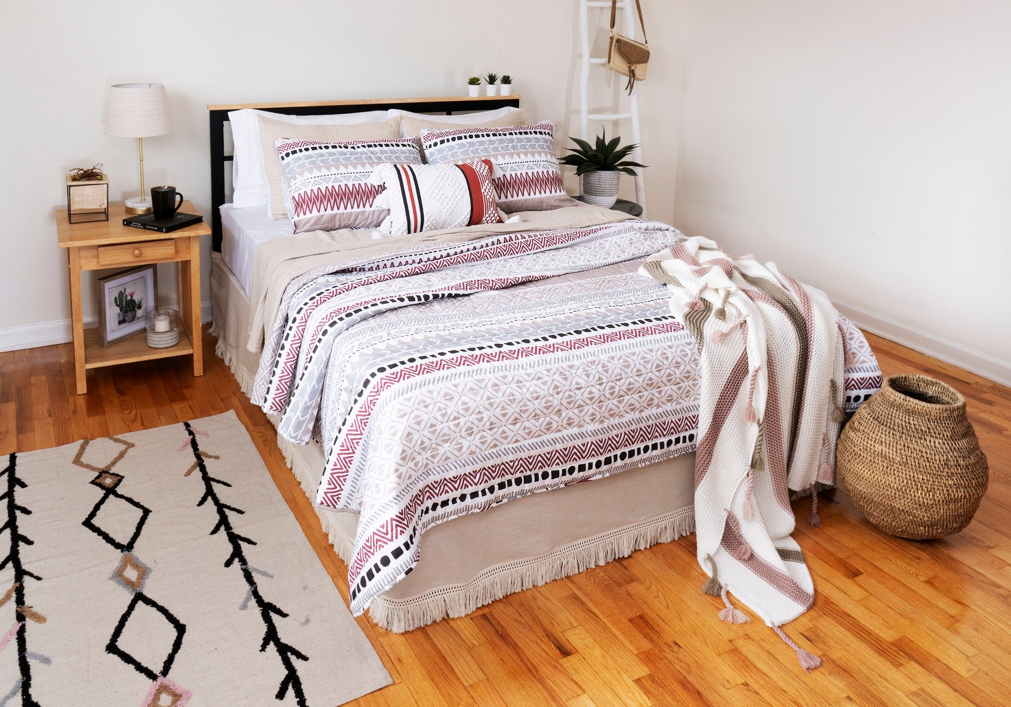 Bedding Bundle: Southwest Stripe Quilt + Solid Kantha Pick Stitch Quilt/Coverlet