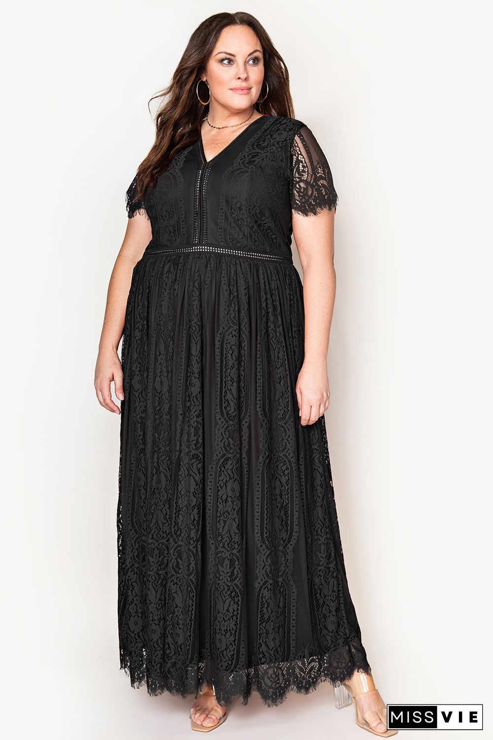 Black Eyelash Lace Short Sleeve Curvy Maxi Dress