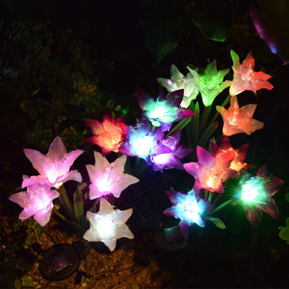 2 Pack Outdoor Solar Garden Stake Lights - Coolmade Solar Powered Lights with 8 Lily Flower， Multi-color Changing LED Solar Stake Lights for Garden， Patio， Backyard (Purple and White)