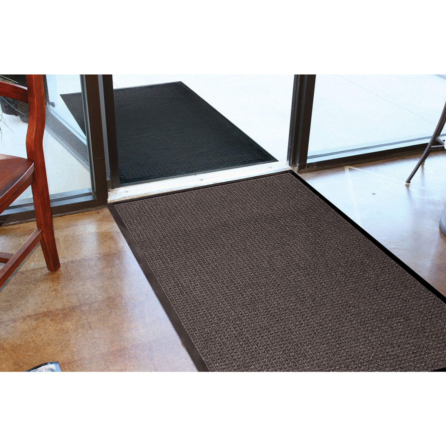 Waterguard Floor Mat by Genuine Joe GJO59460