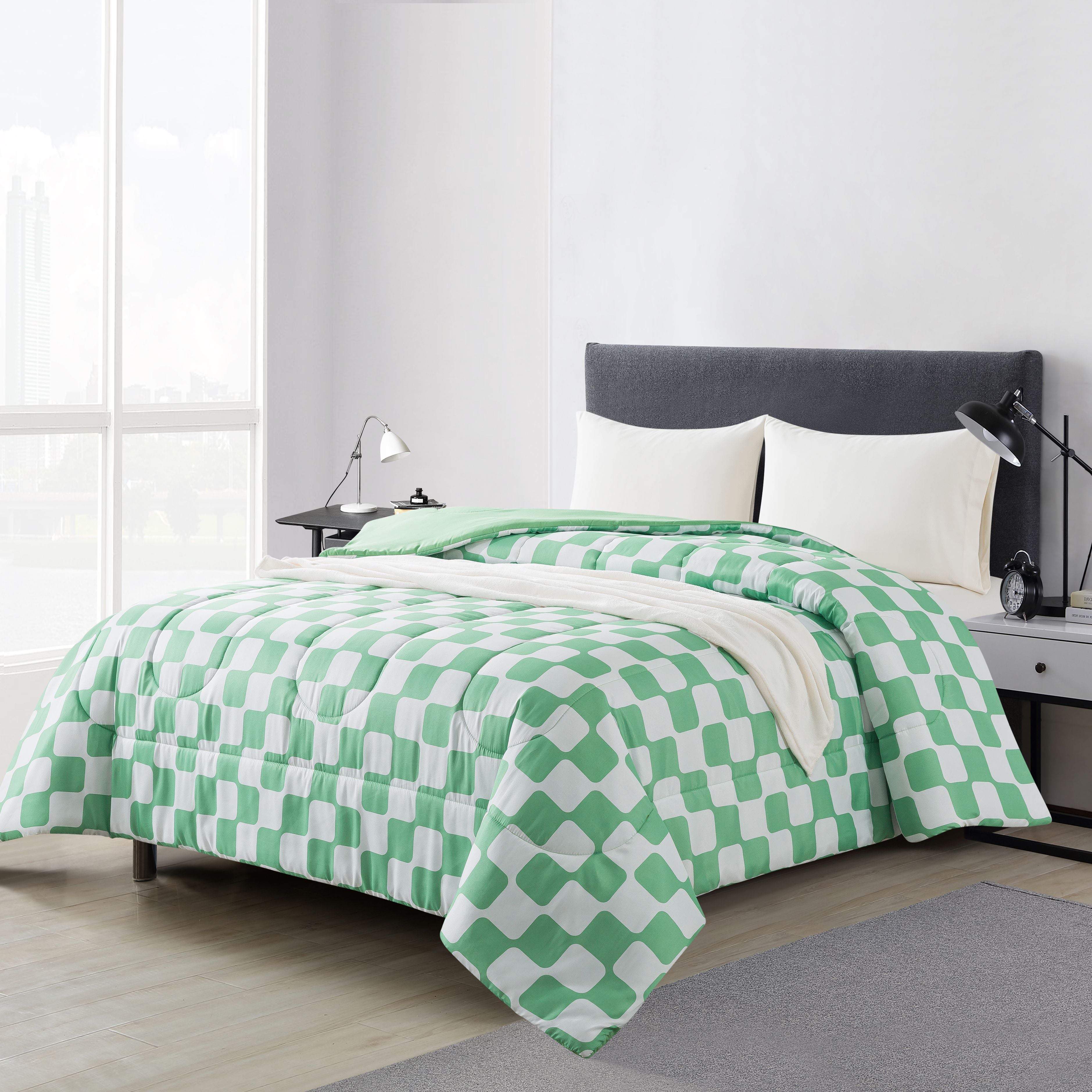 Mainstays Green Checkered 4 Piece Bed in a Bag Comforter Set with Sheets and Plush Throw， Twin XL