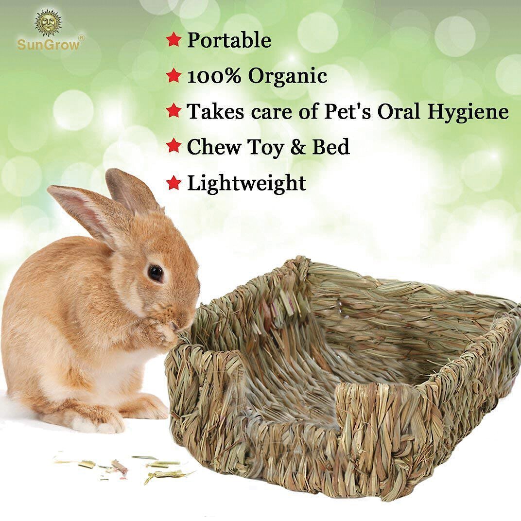 SunGrow Hay Feeder and Cage Food Dispenser Rabbit and Guinea Pig Grass Bed