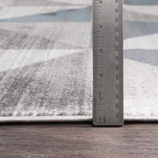 Monte Carlo Light Gray Rug in Various Sizes